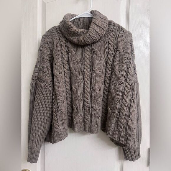 Love Tree Cropped Cable Knit Sweater size Large Brown Taupe - Picture 4 of 7